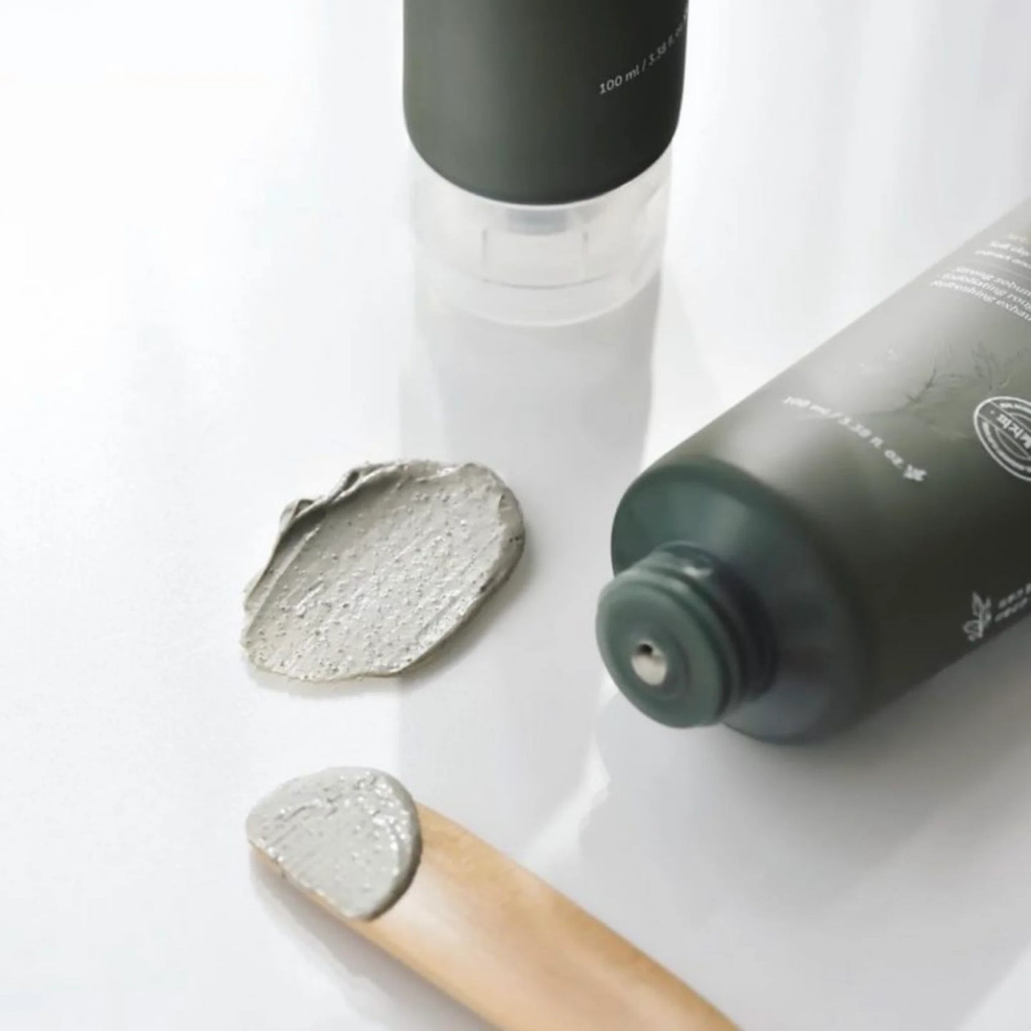 Isntree: Mugwort Calming Clay Mask