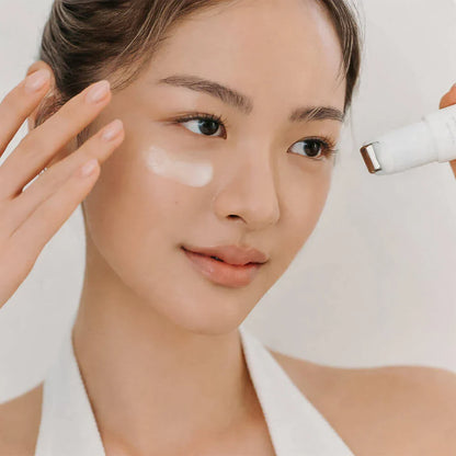 Dr.Althea: Retinol Flat Iron Eye Roller