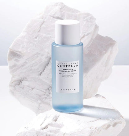 SKIN1004: Madagascar Centella Hyalu-Cica Brightening Toner